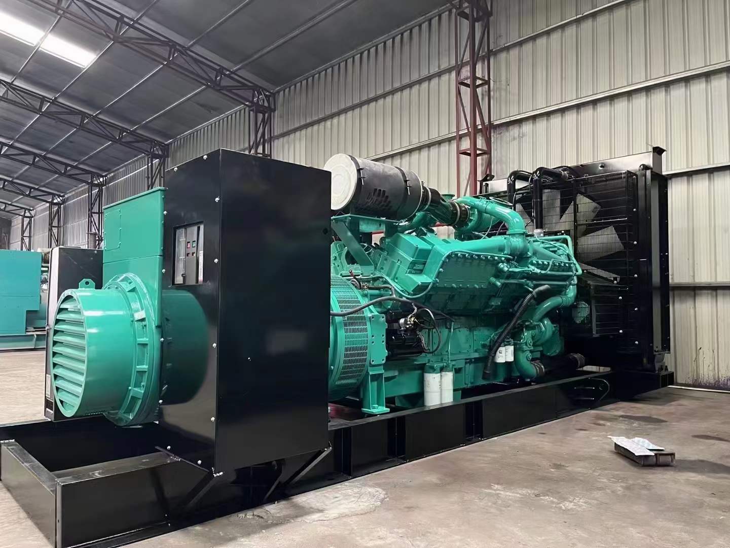 新荣如何降低 800kW 柴油发电机输出电流的波动？
