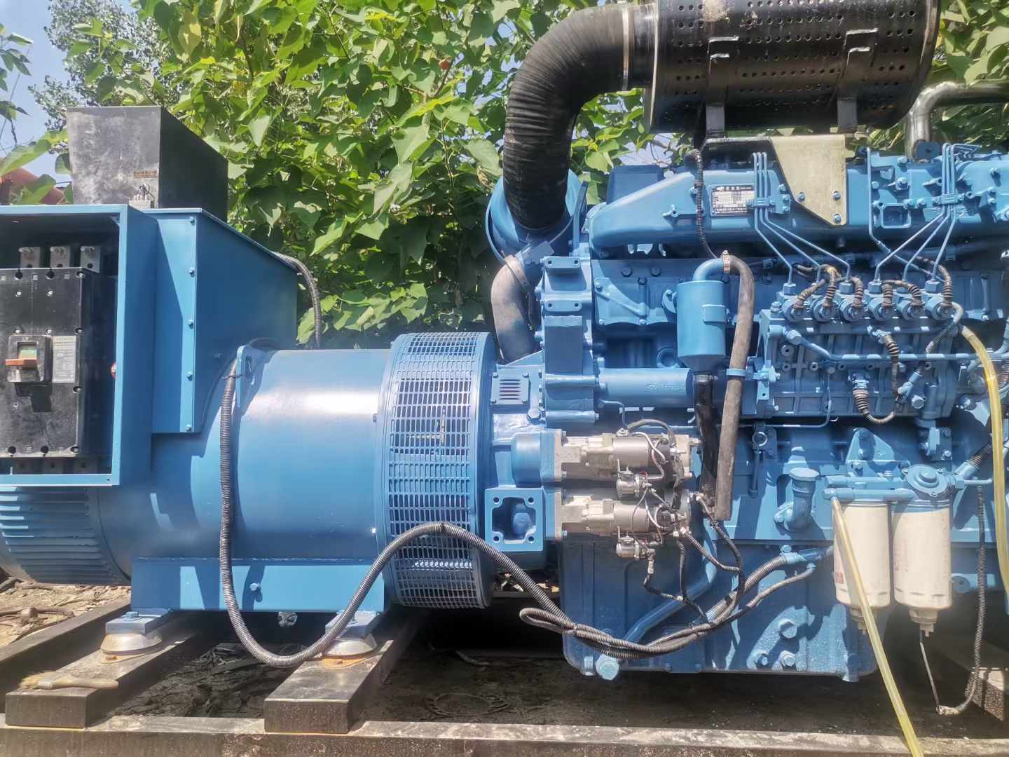 新荣详细说明降低 800kW 柴油发电机输出电流波动的方法