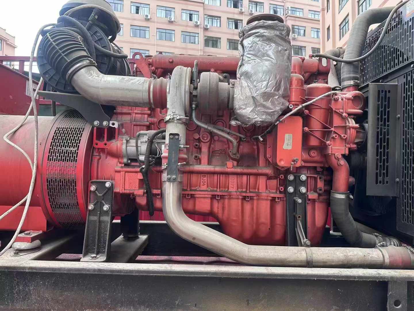 新荣如何选择适合 600kW 柴油发电机组的过载保护器?