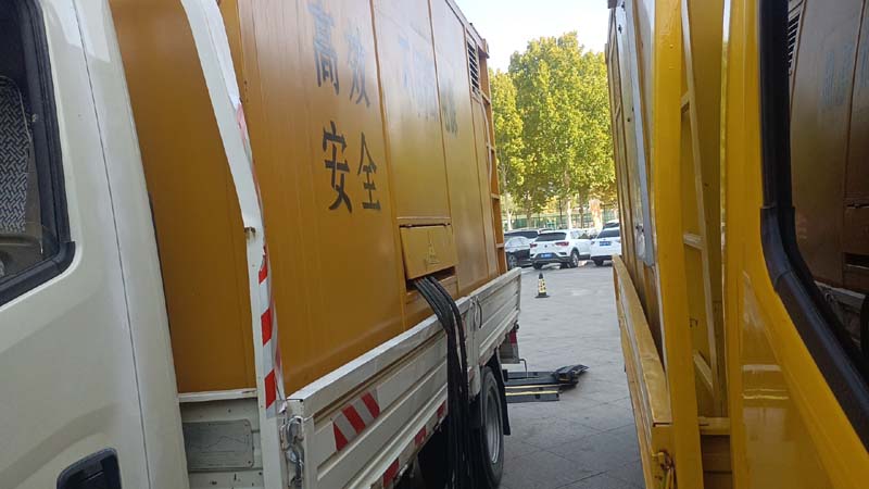 新荣如何判断柴油发电机组和UPS电源的切换时间是否符合要求？
